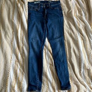 Gap Dark-Wash Resolution True Skinny Jean - size 28 short